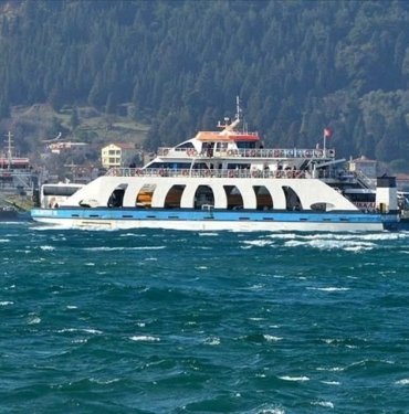 Gökçeada feribot seferlerine fırtına engeli