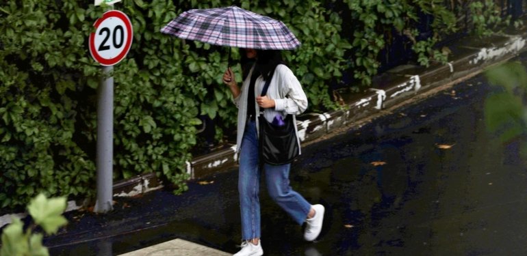 Meteoroloji’den 13 il için sarı kodlu uyarı: Sıcaklıklar tekrar düştü, yağış geri geldi (Bugün hava nasıl olacak?)