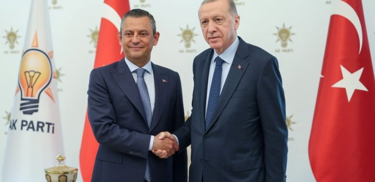 Özgür Özel’den emekli maaşı çağrısı: El ele vereceğiz