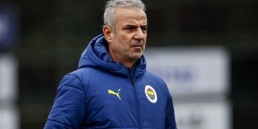 Fenerbahçe Teknik Direktörü İsmail Kartal eleştiriler sonrası çılgına döndü! “Puan rekoru kırdım daha ne yapayım”