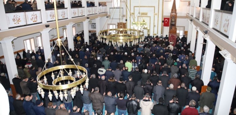 Cuma namazı saat kaçta kılınacak? 10 Mayıs il il (İstanbul, Ankara, İzmir…) cuma namazı vakitleri
