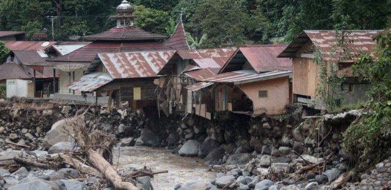 Endonezya’da sel felaketi: 34 kişi öldü