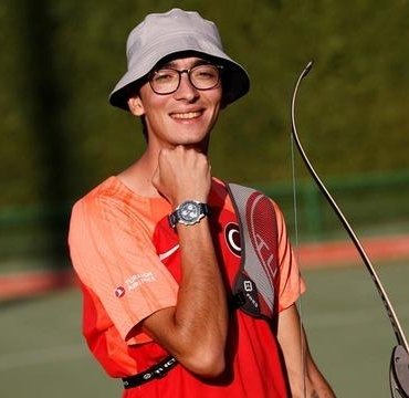 SON DAKİKA: Milli okçu Mete Gazoz, Açık Hava Avrupa Okçuluk Şampiyonası Klasik Yay Erkekler dalında altın madalya kazandı!