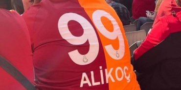 Galatasaraylı bir taraftar, formasının arkasına Ali Koç yazdırdı, sosyal medya yıkıldı!