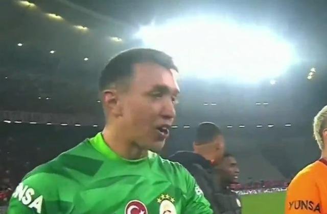 Muslera maç sonunda Türkçe konuştu, söylediklerine kimse anlam veremedi!
