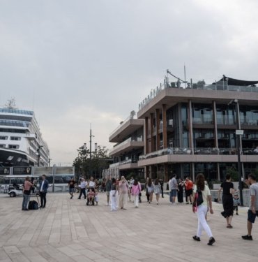 Lüks kruvaziyer “Visita” Galataport’ta