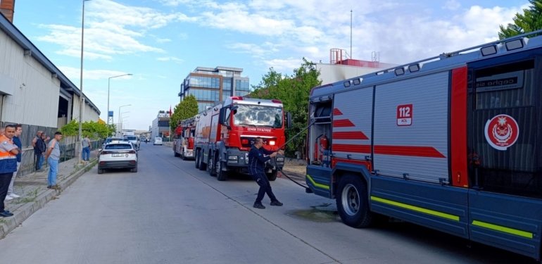 İzmir’de tekstil fabrikasında yangın