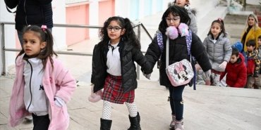 Hatay’da bugün okullar tatil mi? Hatay Valiliği’nden Antakya ve Defne’deki okullar için açıklama geldi