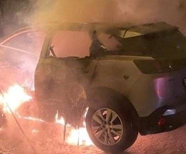 Ataşehir’de park halindeki araç kundaklandı