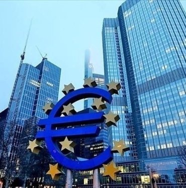 Euro Bölgesi ekonomisi büyümeye geri döndü