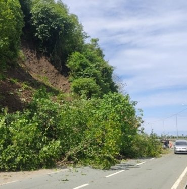 Karadeniz Sahil Yolu’nda heyelan