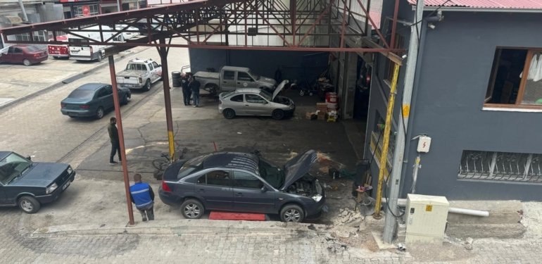 Tabela ölçüsü alırken 10 metre yükseklikten düştü