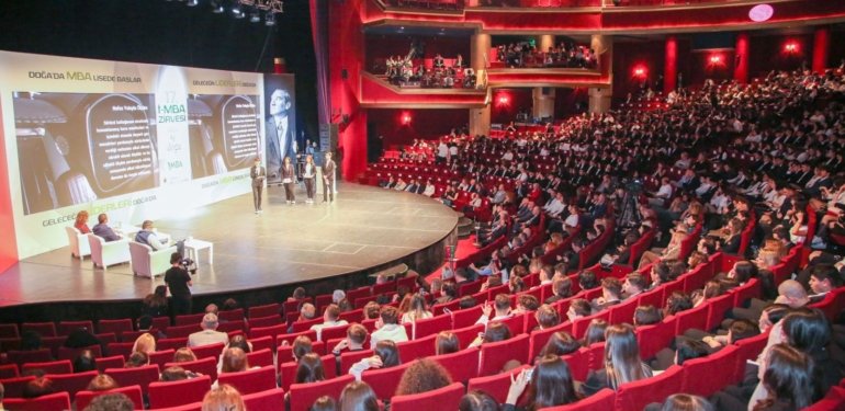Lise öğrencileri inovatif iş fikirlerini melek yatırımcılara sundu