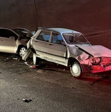 Tünelde zincirleme kaza: Yaralılar var