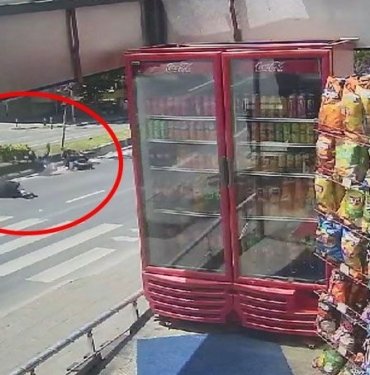 Yaya geçidinde kaza: Motosiklet çarptı, metrelerce sürüklendi