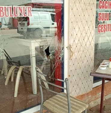 Adana’da restoran önünde silahlı saldırı: 2 yaralı