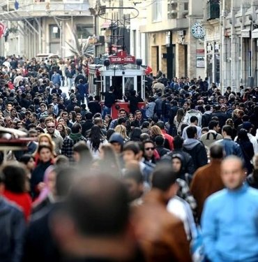 Türkiye’de genç nüfus azalıyor