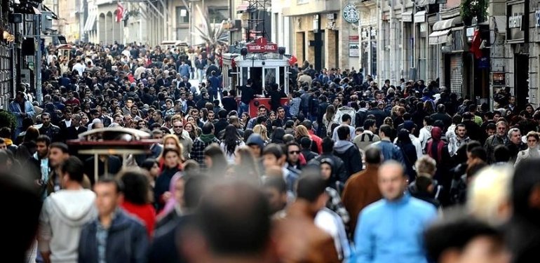 Türkiye’de genç nüfus azalıyor