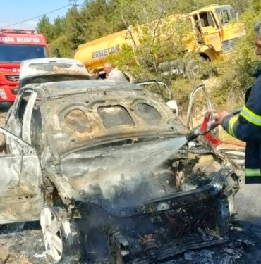 Seyir halinde otomobil alev aldı