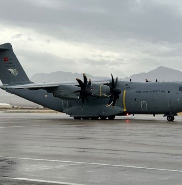 Türkiye’den Afganistan’daki selzedelere 24 tonluk insani yardım