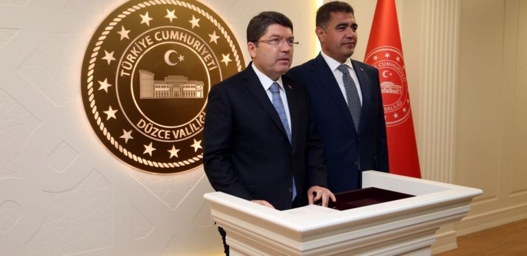 Bakan Tunç: Demokrasilerde şiddet çağrısına yer yoktur