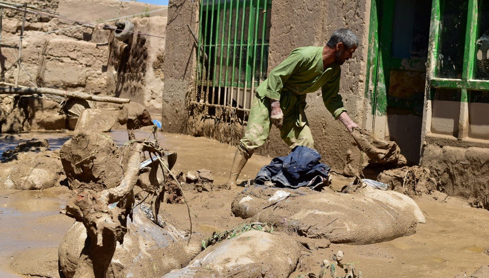 Afganistan’da sel felaketinde ölü sayısı 400’e yaklaştı