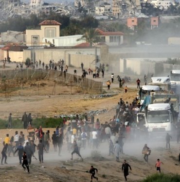 ABD’den Gazze’ye geçici liman: İnsani yardım TIR’ları kente girdi
