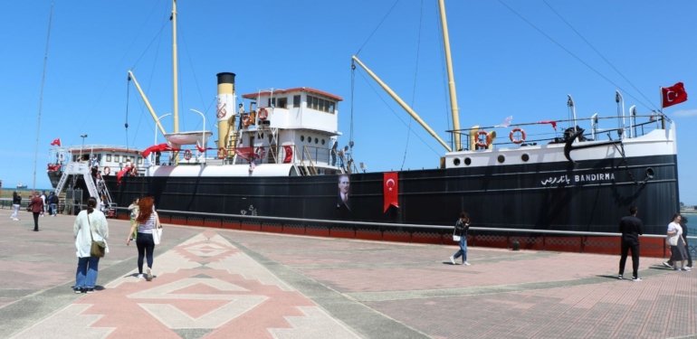 19 Mayıs öncesi Bandırma Vapuru doldu taştı 6 19 Mayıs öncesi Bandırma Vapuru doldu taştı