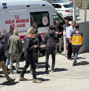 Van’da askeri araç devrildi: 11 yaralı