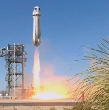 Blue Origin, NS-25 uzay yolculuğunu başarıyla tamamladı