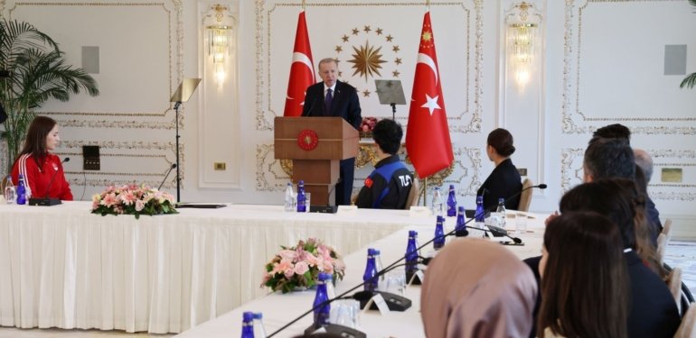 Cumhurbaşkanı Erdoğan gençlerle buluştu: Türkiye’nin en büyük umudu gençler