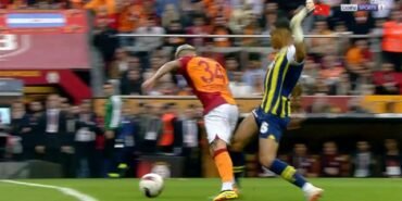 SON DAKİKA: Fenerbahçe, Galatasaray karşısında 22. dakikada 10 kişi kaldı! Hakem Arda Kardeşler