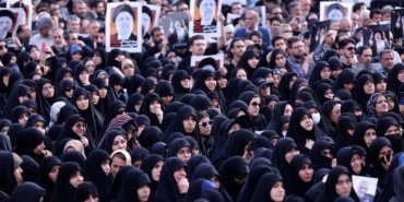 İran Reisi’nin yasını tutuyor