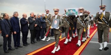 İranlılar Reisi’yi anıyor: Tebriz, Tahran ve Kum’da yas