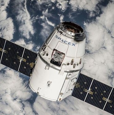 SpaceX, ABD’nin casus uydularını yörüngeye gönderdi