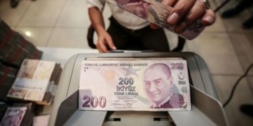 Mevduat faizi neden geriliyor?