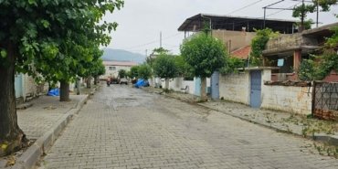 İzmir’de komşu cinayeti: Sokakta karşılaştı, bıçaklayarak öldürdü